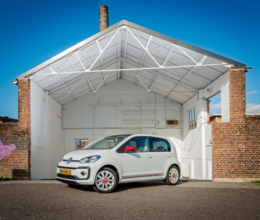  Volkswagen up! beats 5-Door 2016 года  (фото 5 из 11)